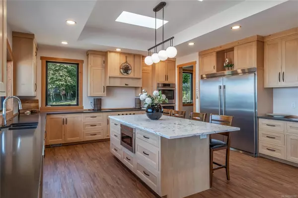 Gabriola Island, BC V0R 1X3,573 Horseshoe Rd