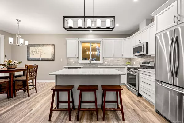 Black Creek, BC V9J 1A2,8965 McLarey Ave