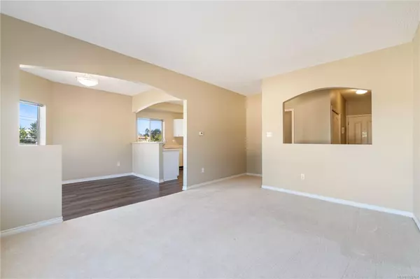 Parksville, BC V9P 2H6,125 McCarter St #207