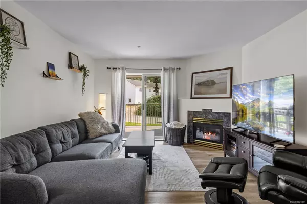 Nanaimo, BC V9T 6L1,4971 Songbird Pl #204