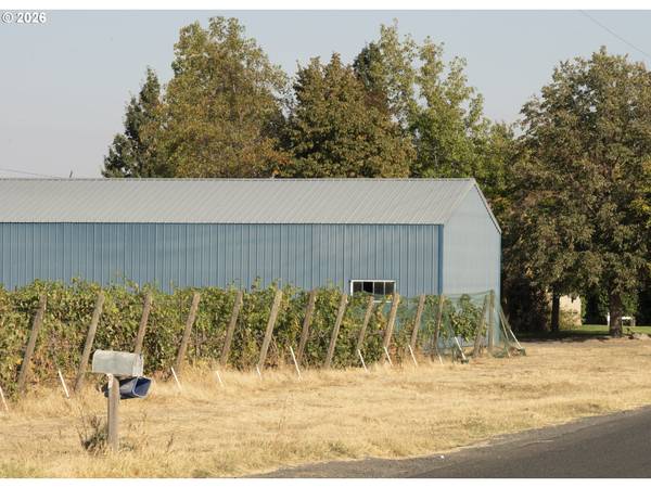 52201 COUNTY RD, Milton Freewater, OR 97862