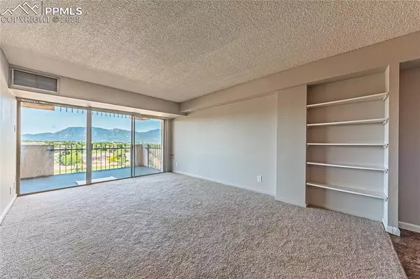 Colorado Springs, CO 80910,411 Lakewood CIR #B527