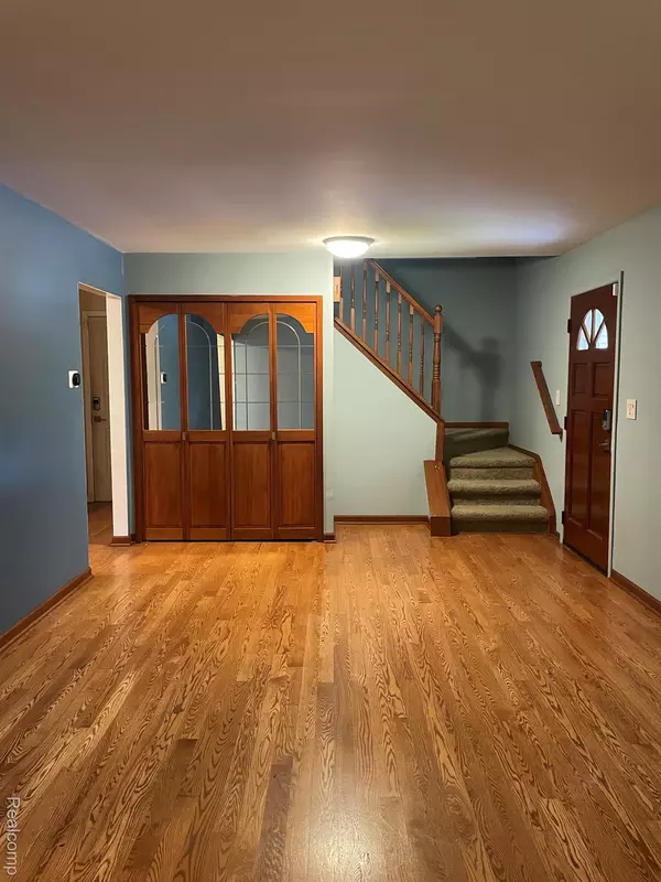 Troy, MI 48085,186 Randall DR