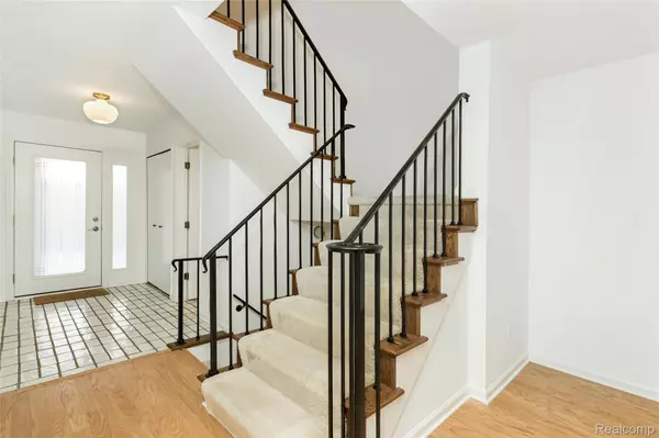 Bloomfield Hills, MI 48304,1360 Bramblebush RUN