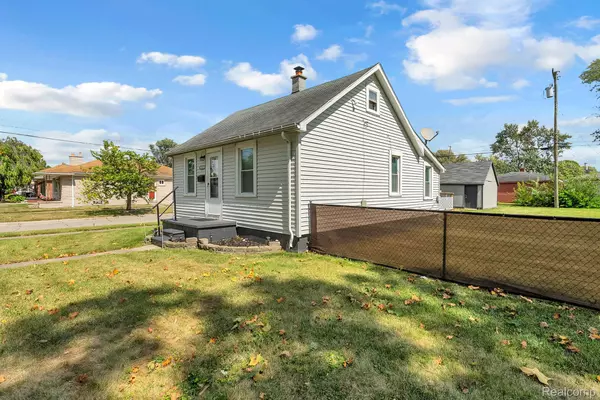 Dearborn Heights, MI 48125,4401 Katherine ST