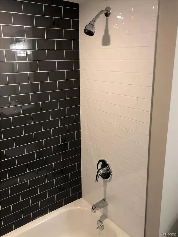 Berkley, MI 48072,2639 Columbia RD #8