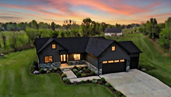 77850 Angling RD, Richmond, MI 48062