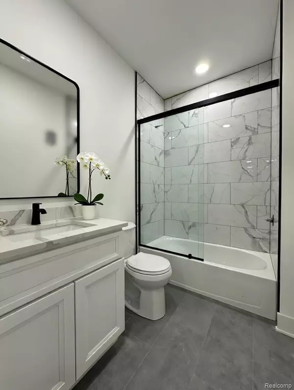 Richmond, MI 48062,77850 Angling RD