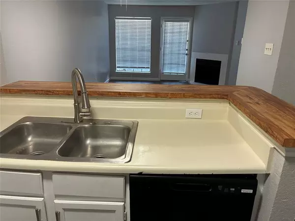 Dallas, TX 75231,6108 Abrams Road #306