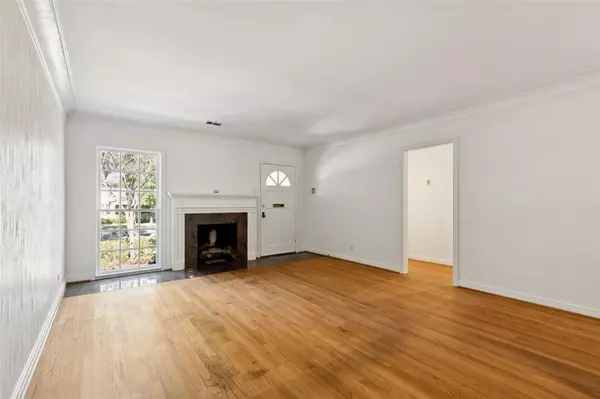 Dallas, TX 75208,926 Salmon Drive