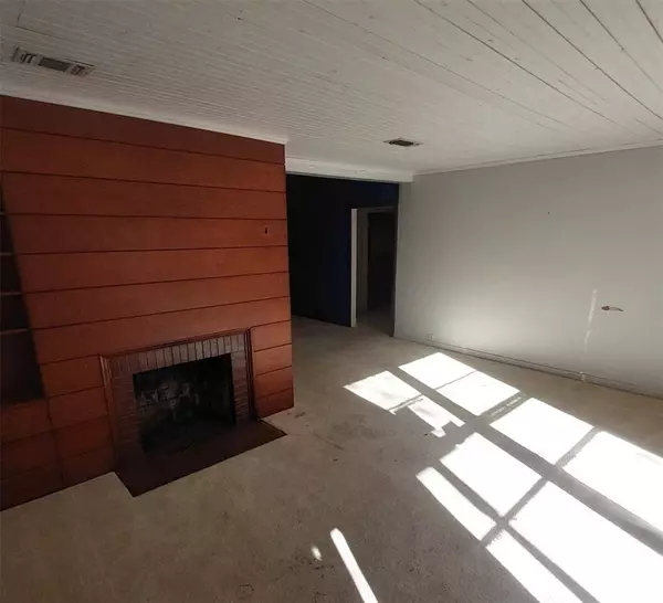 Paris, TX 75460,2131 Hubbard Street