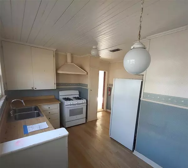 Paris, TX 75460,2131 Hubbard Street