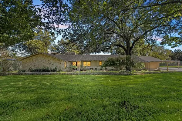 925 Church Road, Mcgregor, TX 76657