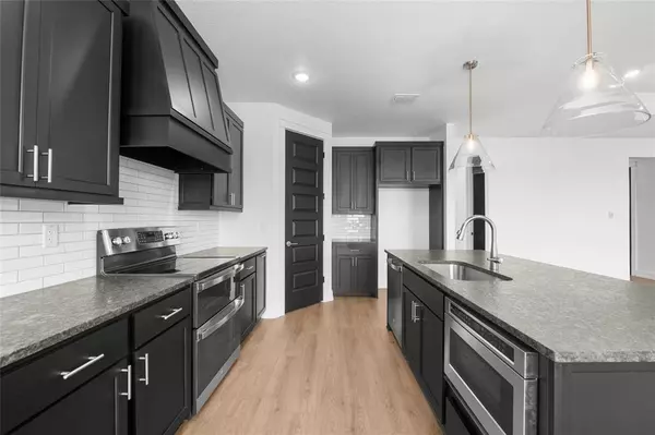 Lorena, TX 76655,307 Boots Court