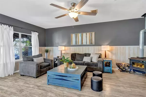 Shady Shores, TX 76208,560 Jay Street