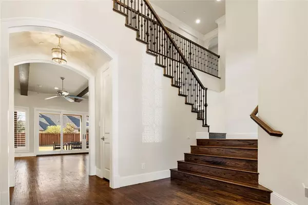 Southlake, TX 76092,913 La Salle Lane