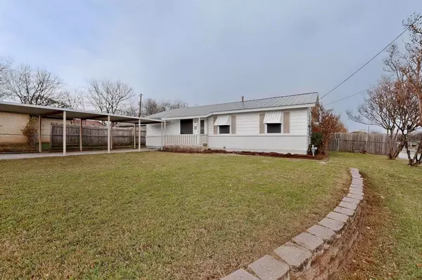 Burleson, TX 76028,157 SE Tarrant Avenue