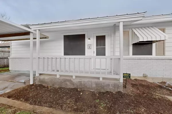 Burleson, TX 76028,157 SE Tarrant Avenue