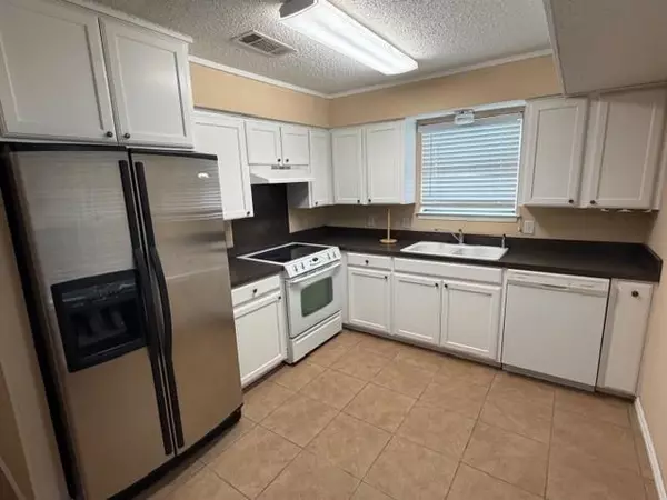 Alvarado, TX 76009,202 W Cotter Avenue