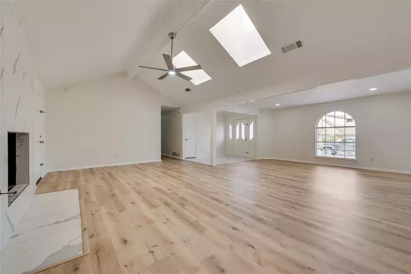 Arlington, TX 76012,1700 Prestonwood Drive