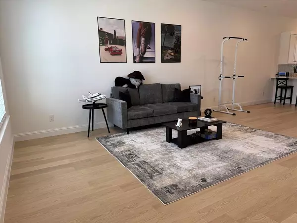 Grand Prairie, TX 75054,7039 Granbury Lane