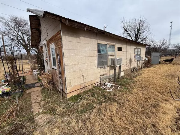 Munday, TX 76371,230 N Elm Avenue