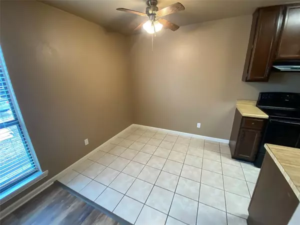 Palmer, TX 75152,241 N Sherman Street #A