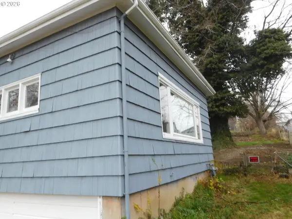 110 N BROAD ST, Weston, OR 97886