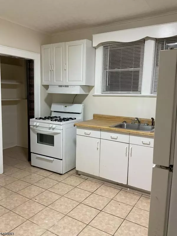 Newark City, NJ 07106,109 Grand Ave