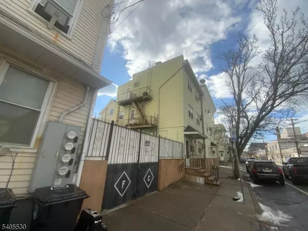 Newark City, NJ 07105,160 E Kinney St