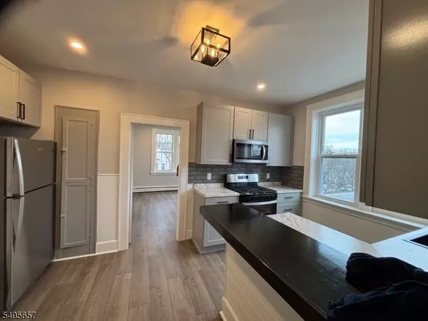 West Orange Twp., NJ 07052,230 Watchung Ave #5