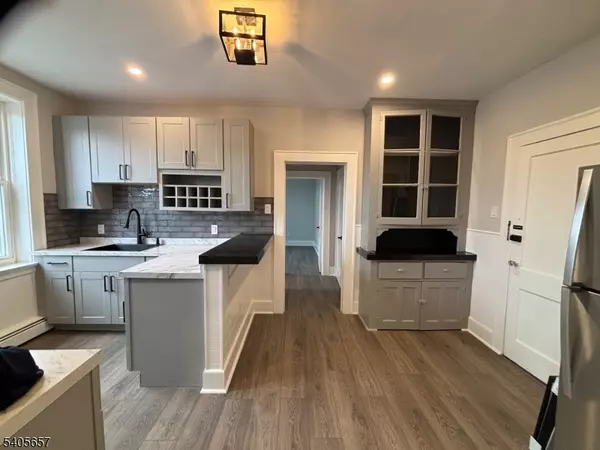 West Orange Twp., NJ 07052,230 Watchung Ave #5