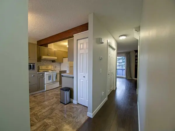 Airdrie, AB T4B1J9,600 Allen ST SE #618