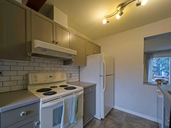 Airdrie, AB T4B1J9,600 Allen ST SE #618