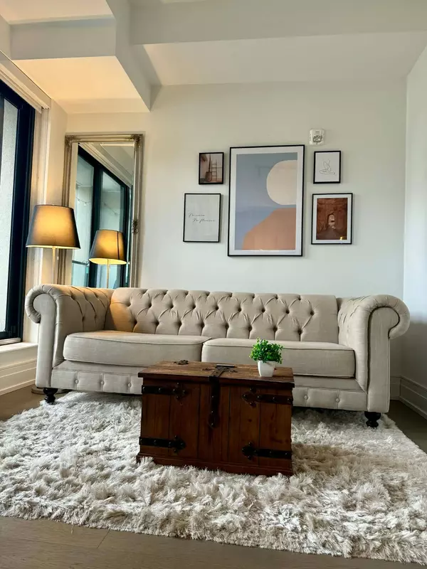 Toronto C01, ON M5V 1C9,90 Niagara ST #306