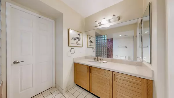 Toronto C07, ON M2N 6J4,5444 Yonge ST #1609