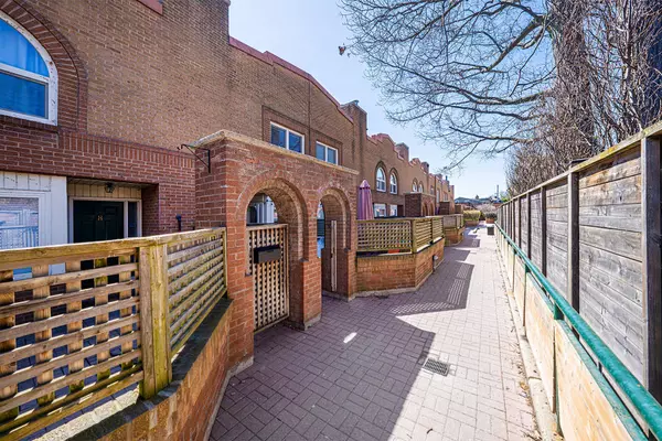 Toronto E02, ON M4E 2X6,120 Glen Manor DR #7