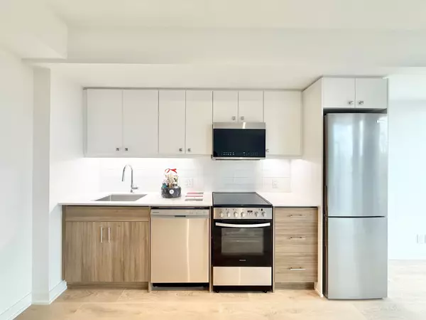 Toronto E06, ON M1N 0C7,2 Manderley DR #304