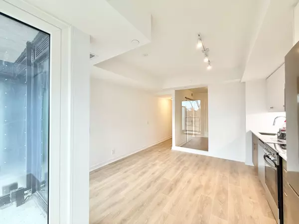 Toronto E06, ON M1N 0C7,2 Manderley DR #304