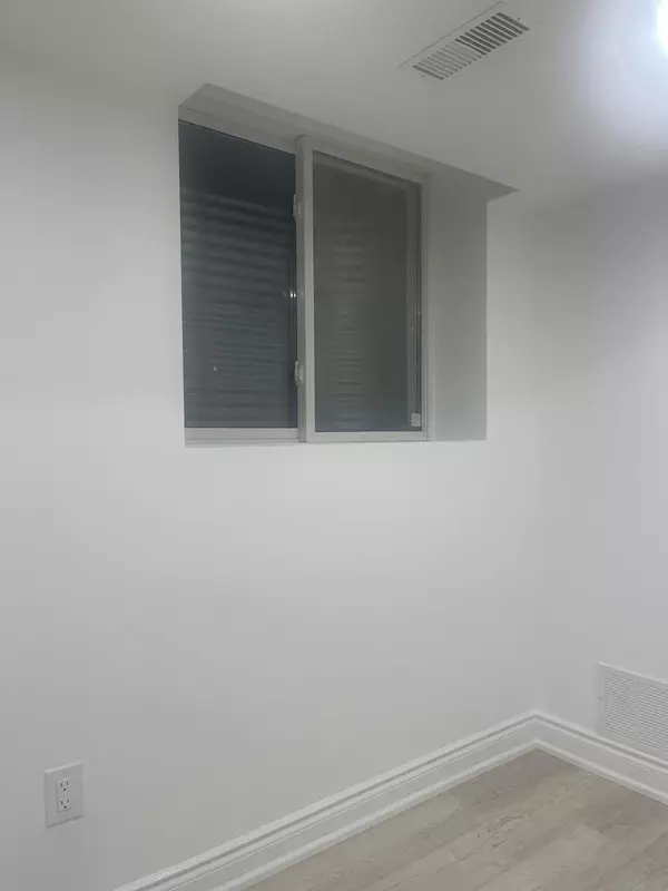 1569 Pennel DR, Oshawa, ON L1K 0J9