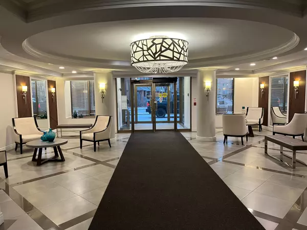 Pickering, ON L1V 6V4,1000 The Esplanade N/A N #1702