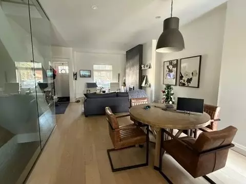 Toronto E02, ON M4L 3L4,78 Kingsmount Park RD