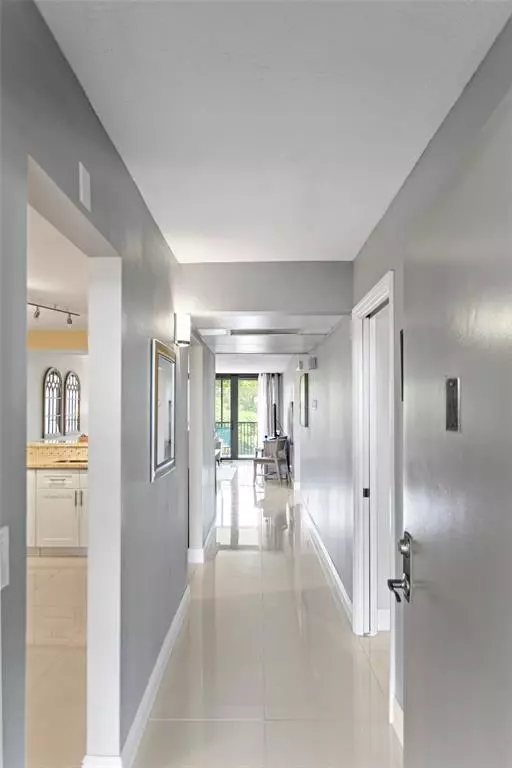 Boca Raton, FL 33432,16 Royal Palm Way #302