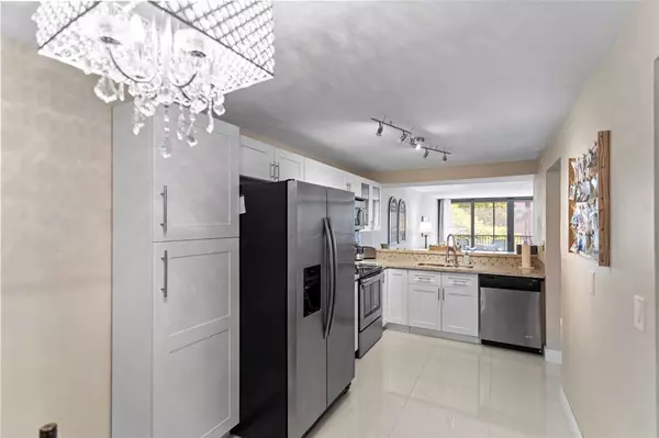 Boca Raton, FL 33432,16 Royal Palm Way #302