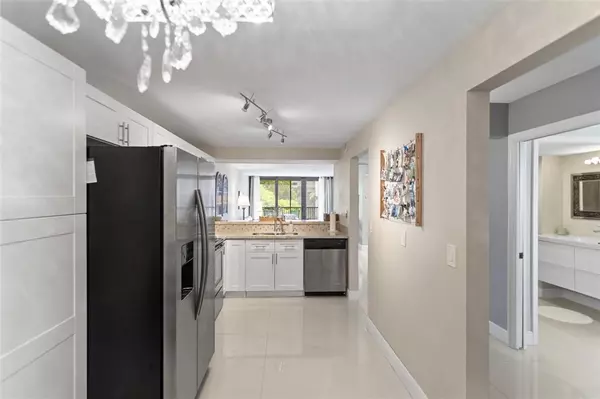 Boca Raton, FL 33432,16 Royal Palm Way #302