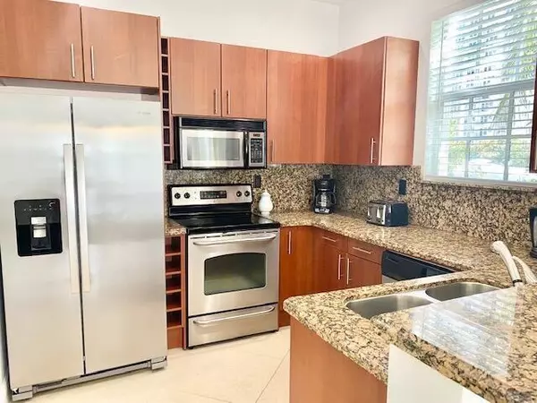 Pompano Beach, FL 33062,3213 NE 5th St #102