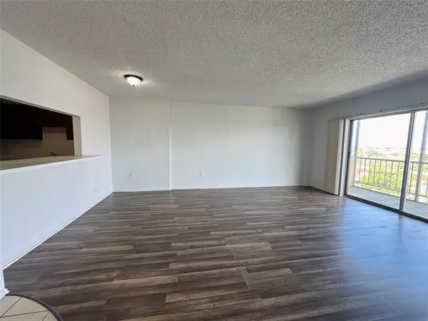 Lauderhill, FL 33319,4174 Inverrary Drive #805