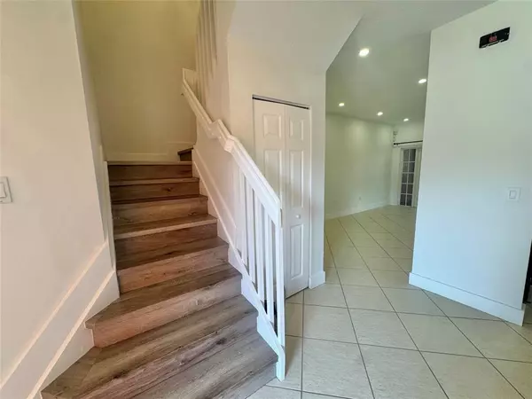 Pembroke Pines, FL 33024,1007 NW 100th Ave #1007