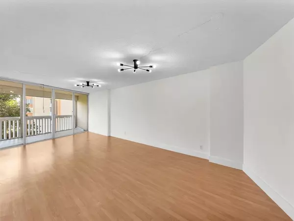 Lauderhill, FL 33319,6901 Environ Blvd #4D