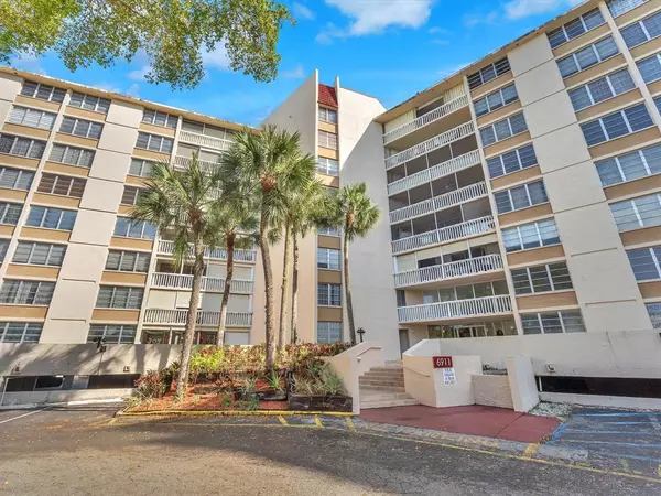 Lauderhill, FL 33319,6901 Environ Blvd #4D